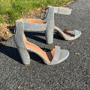 Stunning Silver Rhinestone Women's Heels 7.5